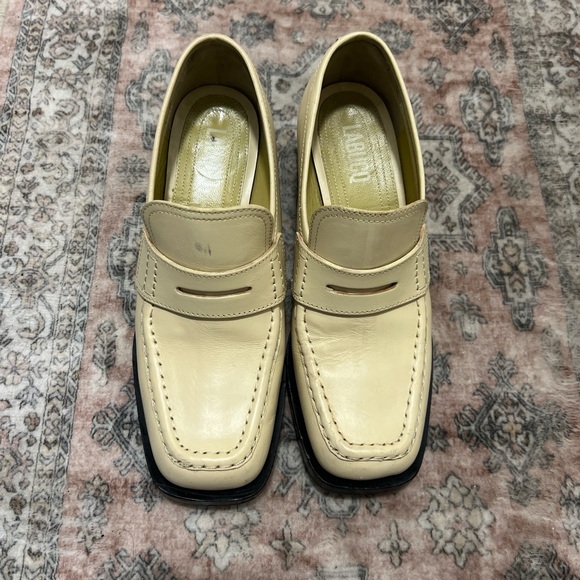 LABUCQ KITTY CREAM COLORED LOAFERS - Picture 6 of 8